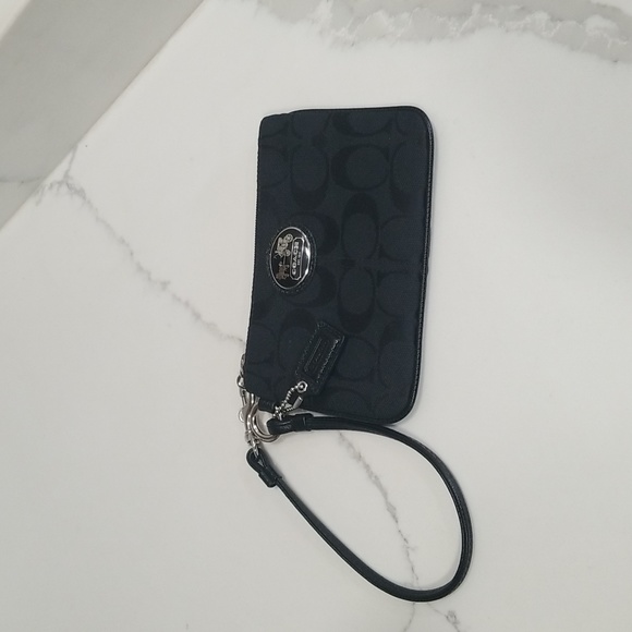 NWOT Coach Black Signature Canvas Wristlet - Picture 3 of 9